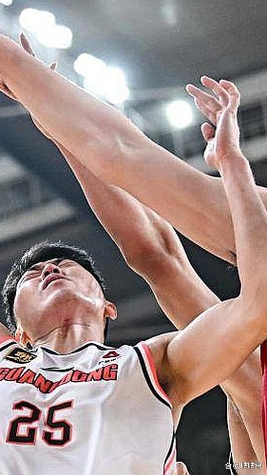 山西队球员表现优秀士气高涨 山西队球员表现优秀士气高涨